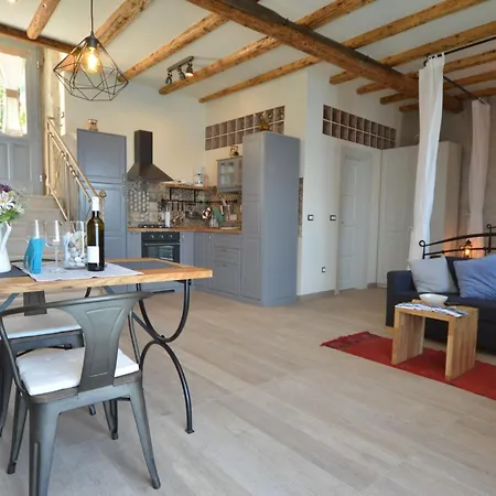 Seafront Oasis - With Sea View Apartment *