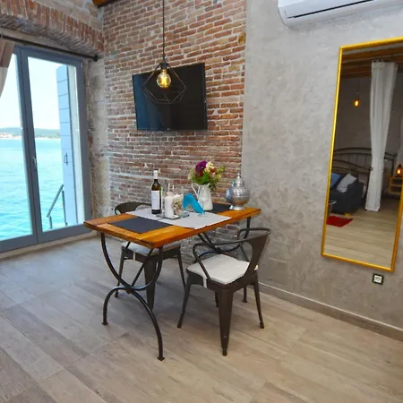 Seafront Oasis - With Sea View Rovinj